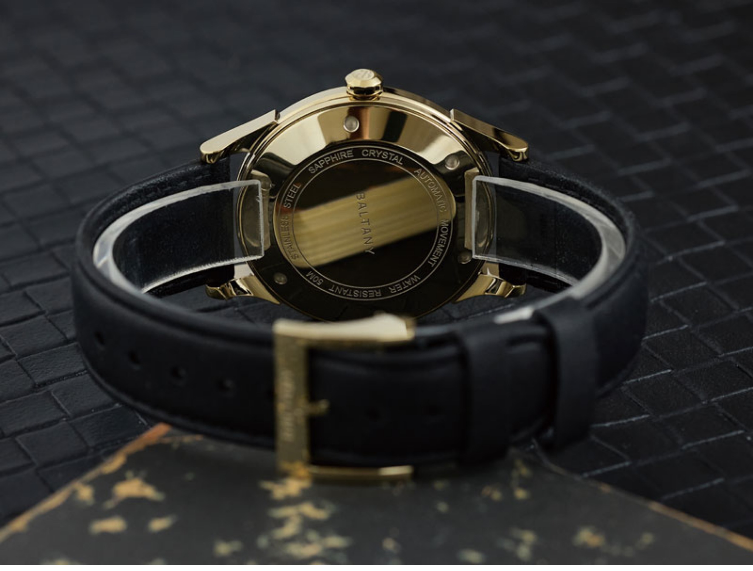 Baltany الرجال PIlot ساعة 38.5 - مراجعة Omega Watch Constellation وسعره