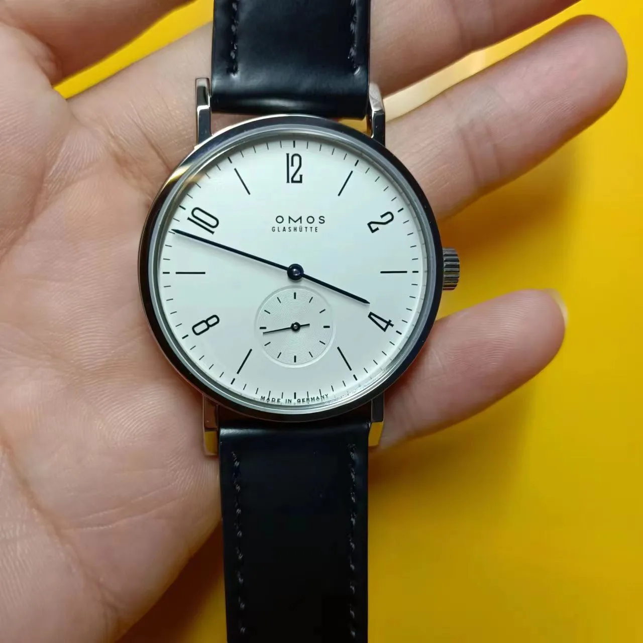 ساعة ميكانيكية أوتوماتيكية للر - مراجعة Omega Watch Constellation وسعره