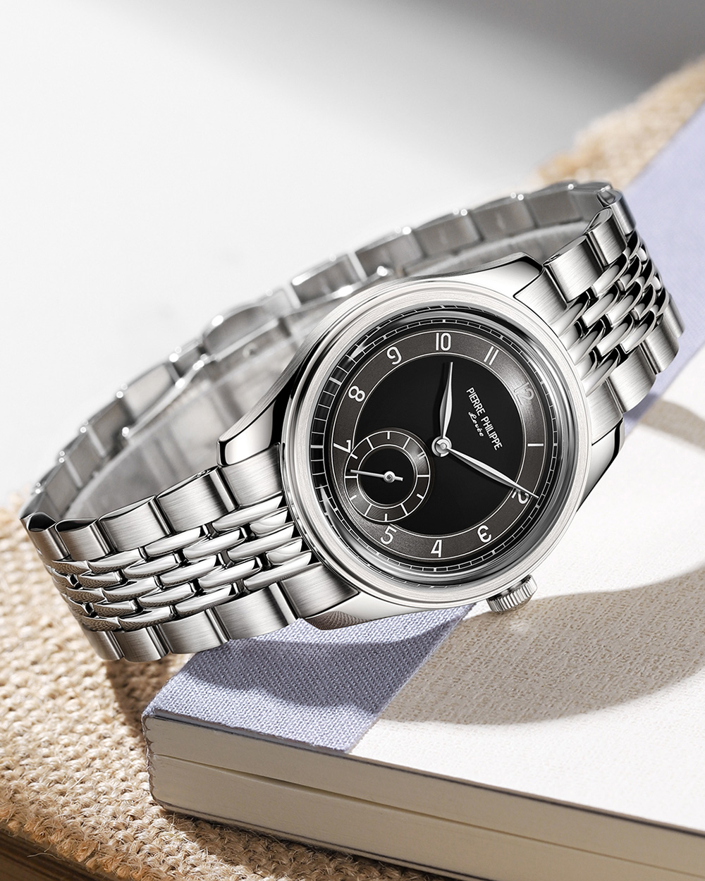 ساعة بيير ريترو الرسمية – حركة - مراجعة Omega Watch Constellation وسعره