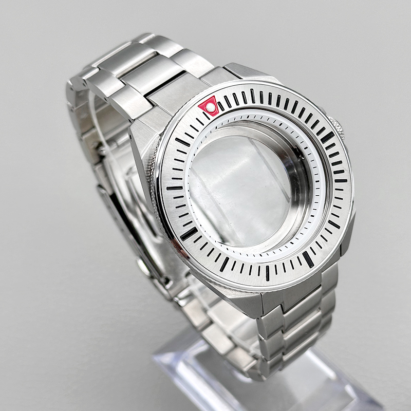 علبة ساعة فضية بقطر 44 مم مع ح - مراجعة Citizen Watch Tsuyosa وسعره